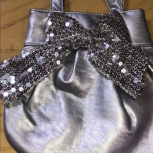 Silver purse with sequined bow - Picture 2 of 4